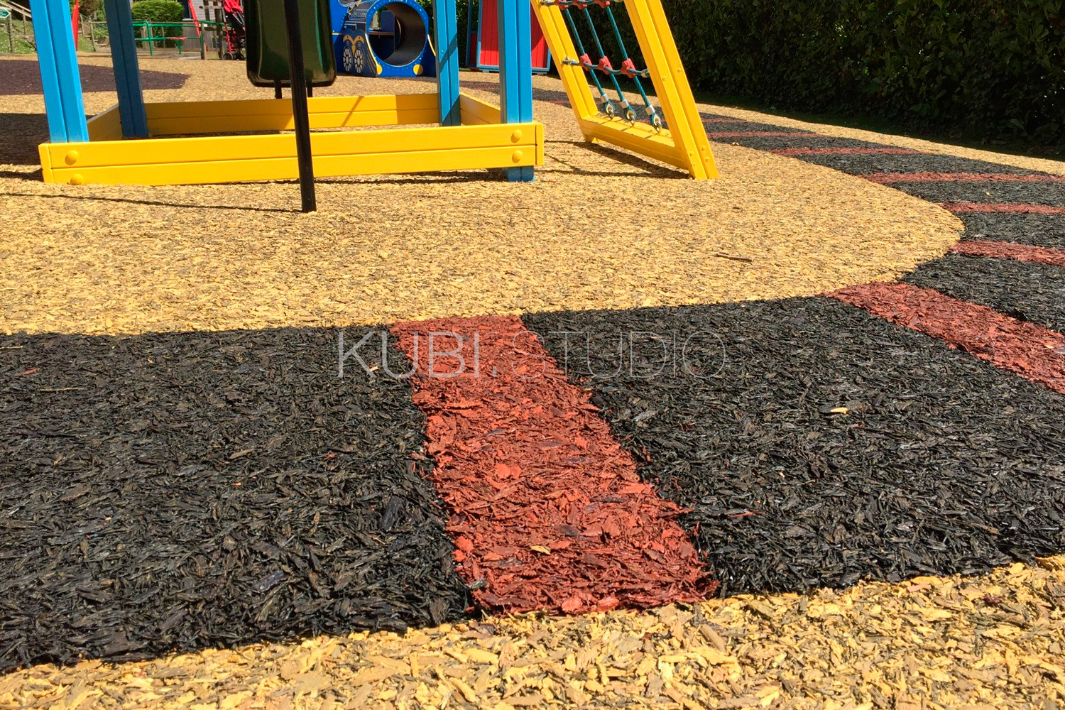 Покрытие детской площадки корой
